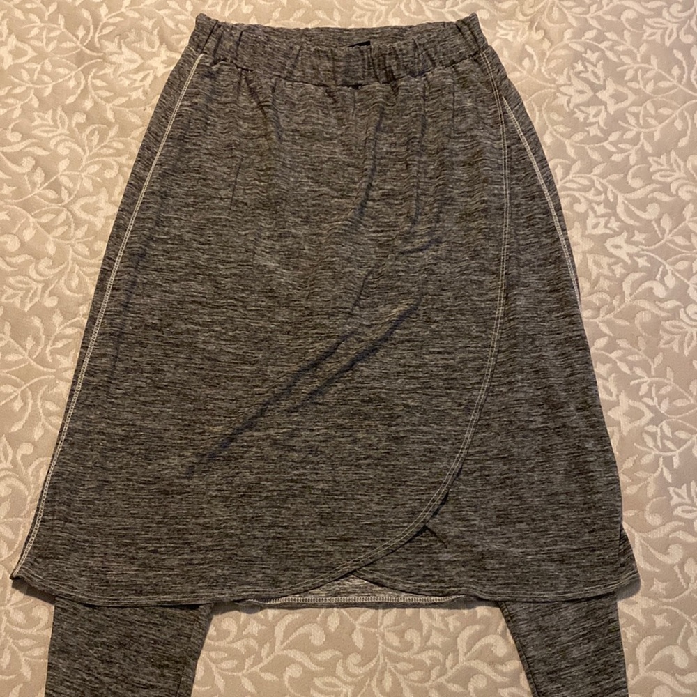 Gray Klassy Girl athletic skirt- capri length leggings